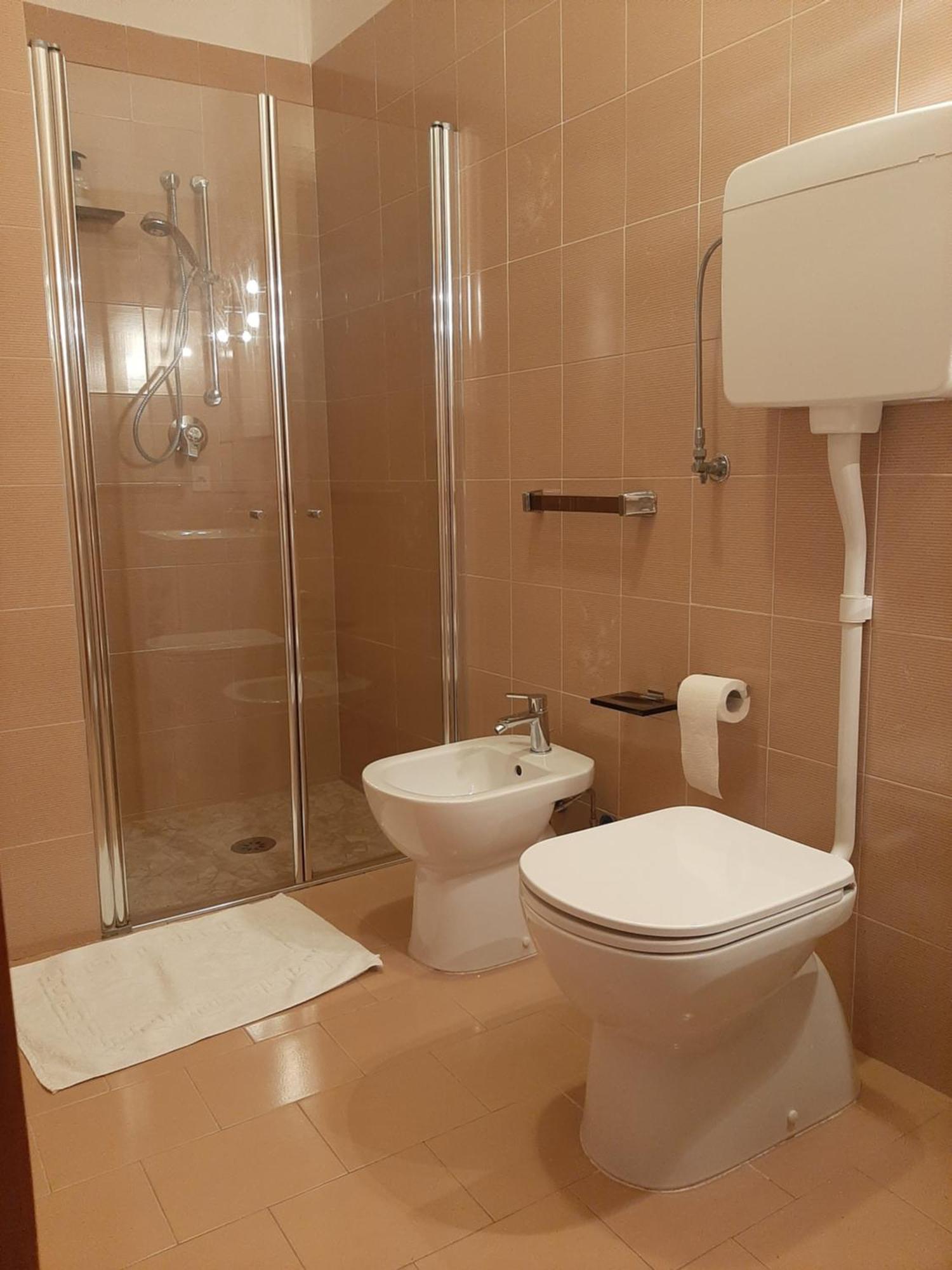 Camere Porto Vecchio Con Parcheggio A Pochi Passi Dal Castello Malcesine Phòng bức ảnh